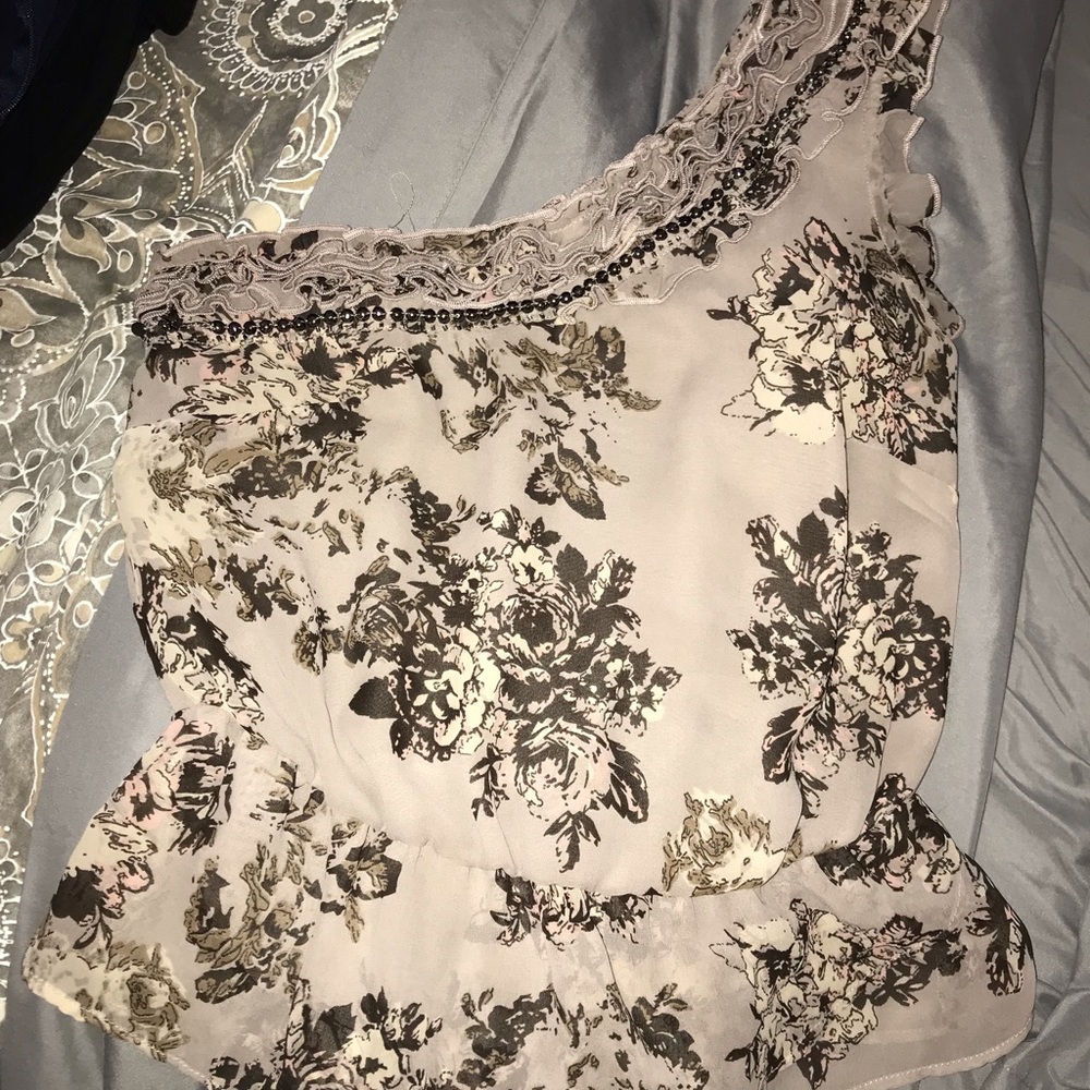 Jessica Simpson one-shoulder lavender crop top!